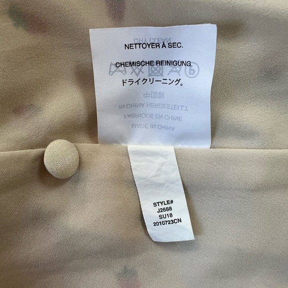 Madewell Silk Clover Cream Button-Front Dress in Fresh Strawberries Print, 0 - Picture 13 of 14